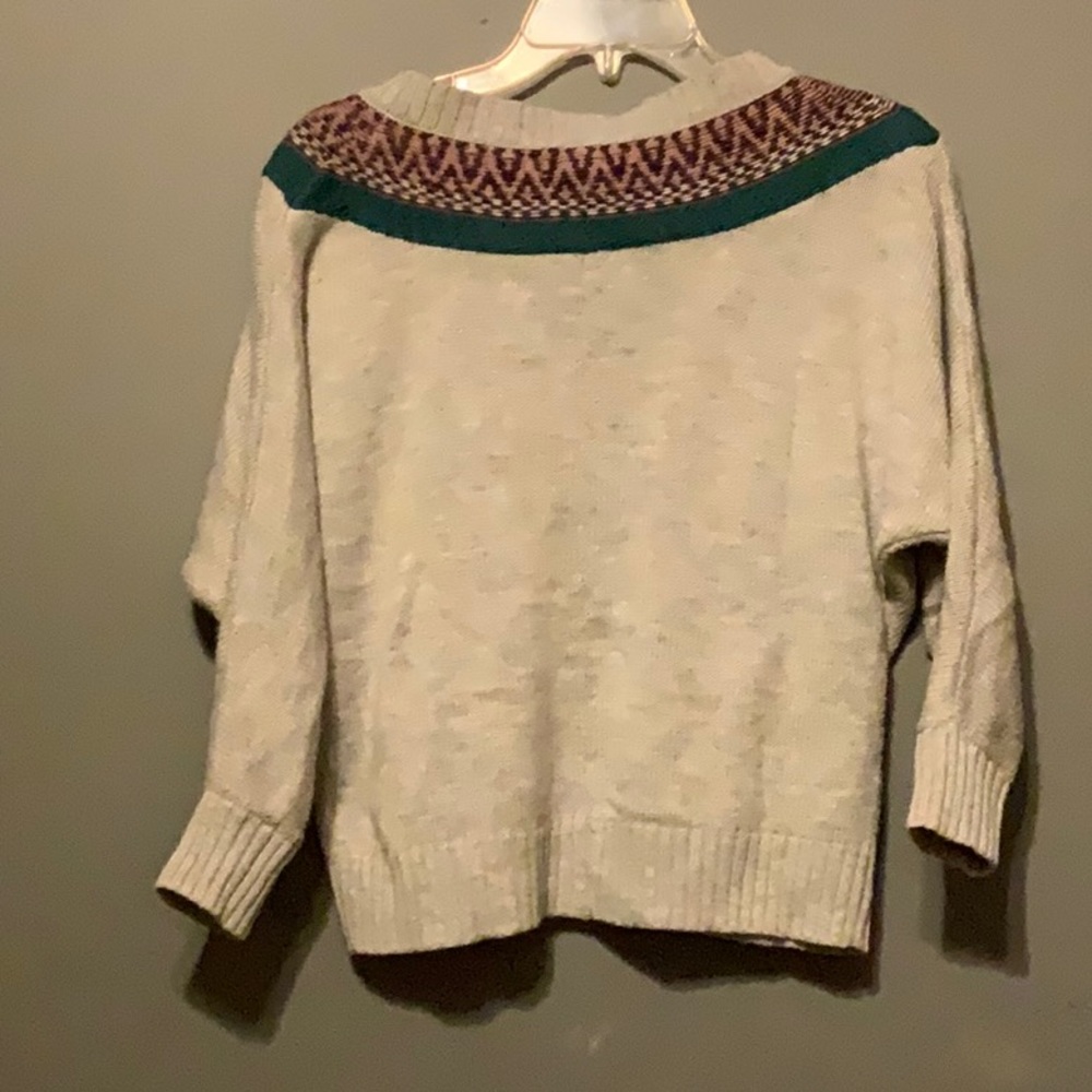 Sweater - Picture 4 of 4